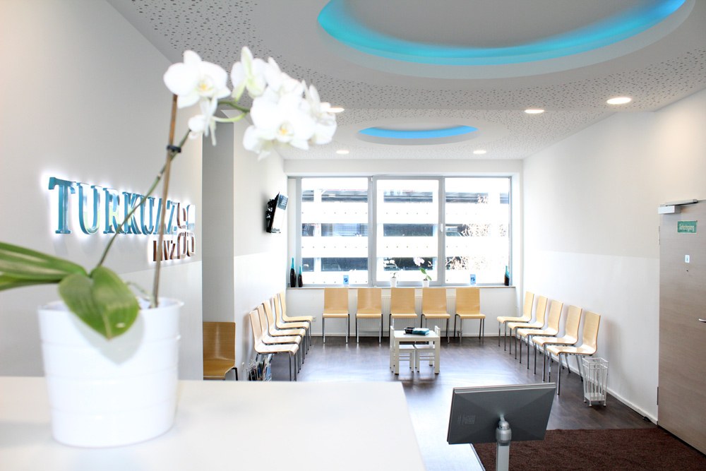Empfang und Wartebereich des Turkuaz MVZ in Berlin-Wedding
